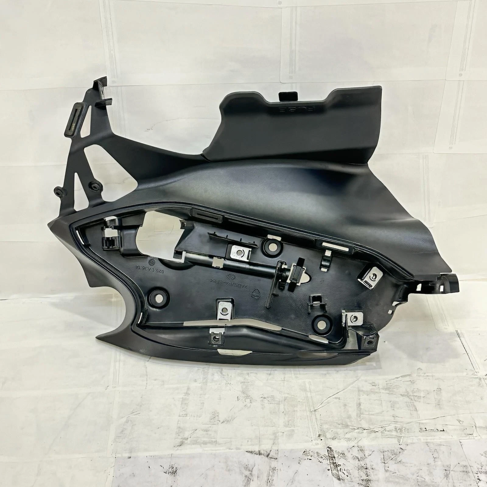 2016 - 2019 DUCATI 959 PANIGALE LEFT SIDE FAIRING BATTERY INNER COWL PANEL TRIM