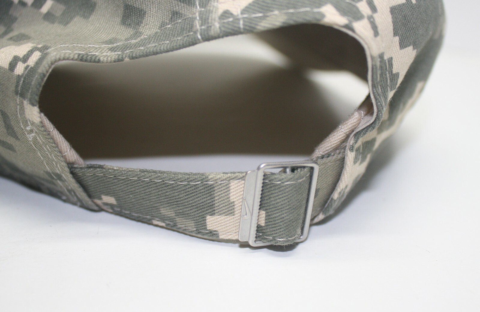 Nike Wake Forest High North Carolina Digi-Camo Strapback Hat Adjustable NWOT thumbnail 3