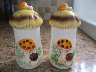 Vintage Merry Mushroom Salt & Pepper Shakers