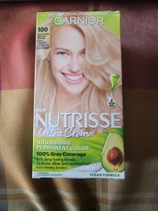 Garnier Nutrisse Ultra Creme Nourishing Color  100 Extra Light Natural Blonde