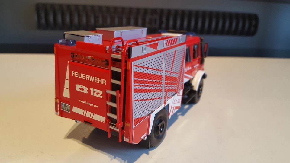 Miniature pompiers 1/43 Norev Mercedes TLF exp France uniquement - Photo 2/3