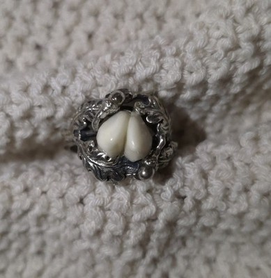Vintage traditional ring, 835 silver with canine teeth - hunting jewelry