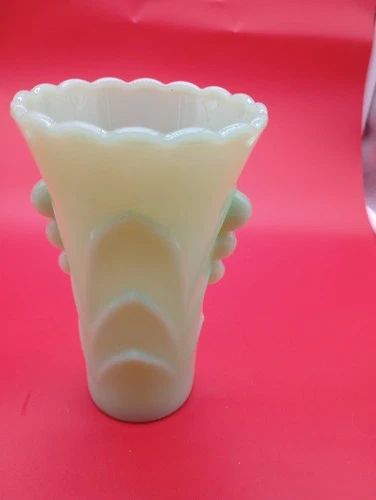 Vintage Anchor Hocking/Fire King Jadite Art Deco Scalloped Bead  Vase Beautiful