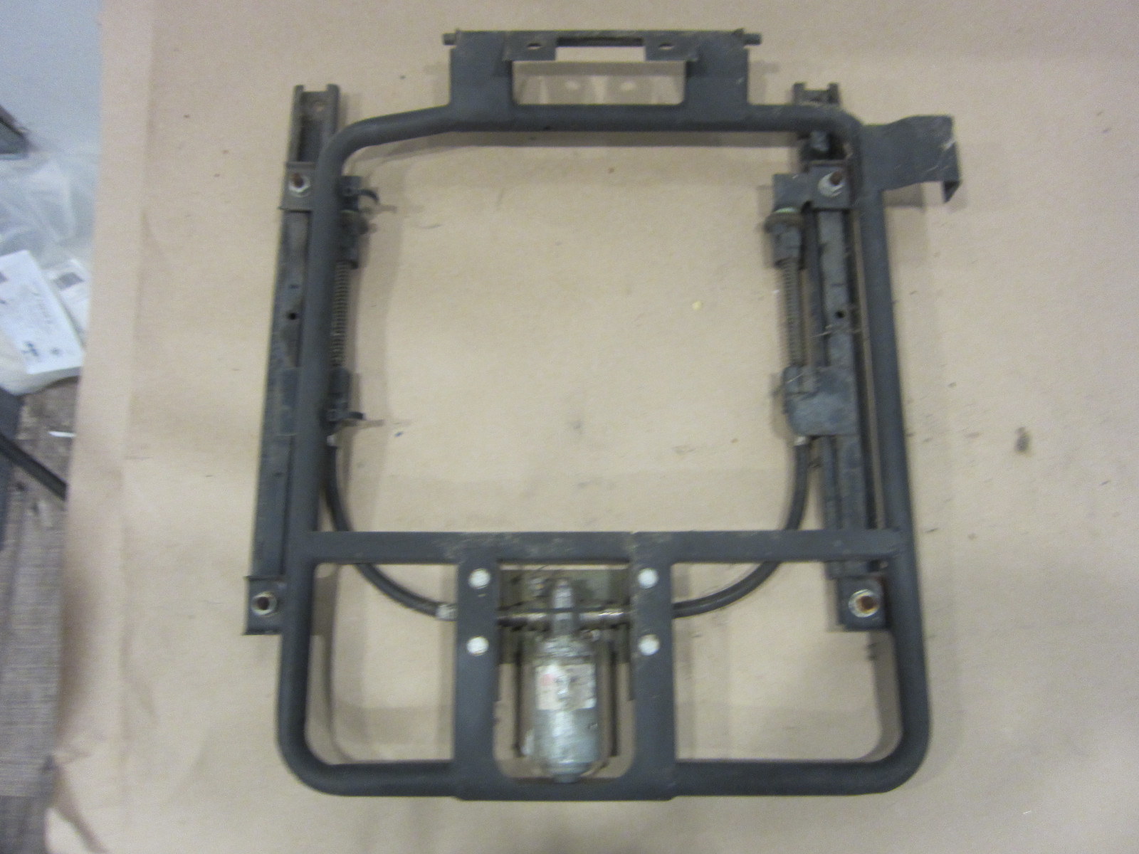 Bentley Arnage 1999 -  RH Rear Seat Rails /Motor