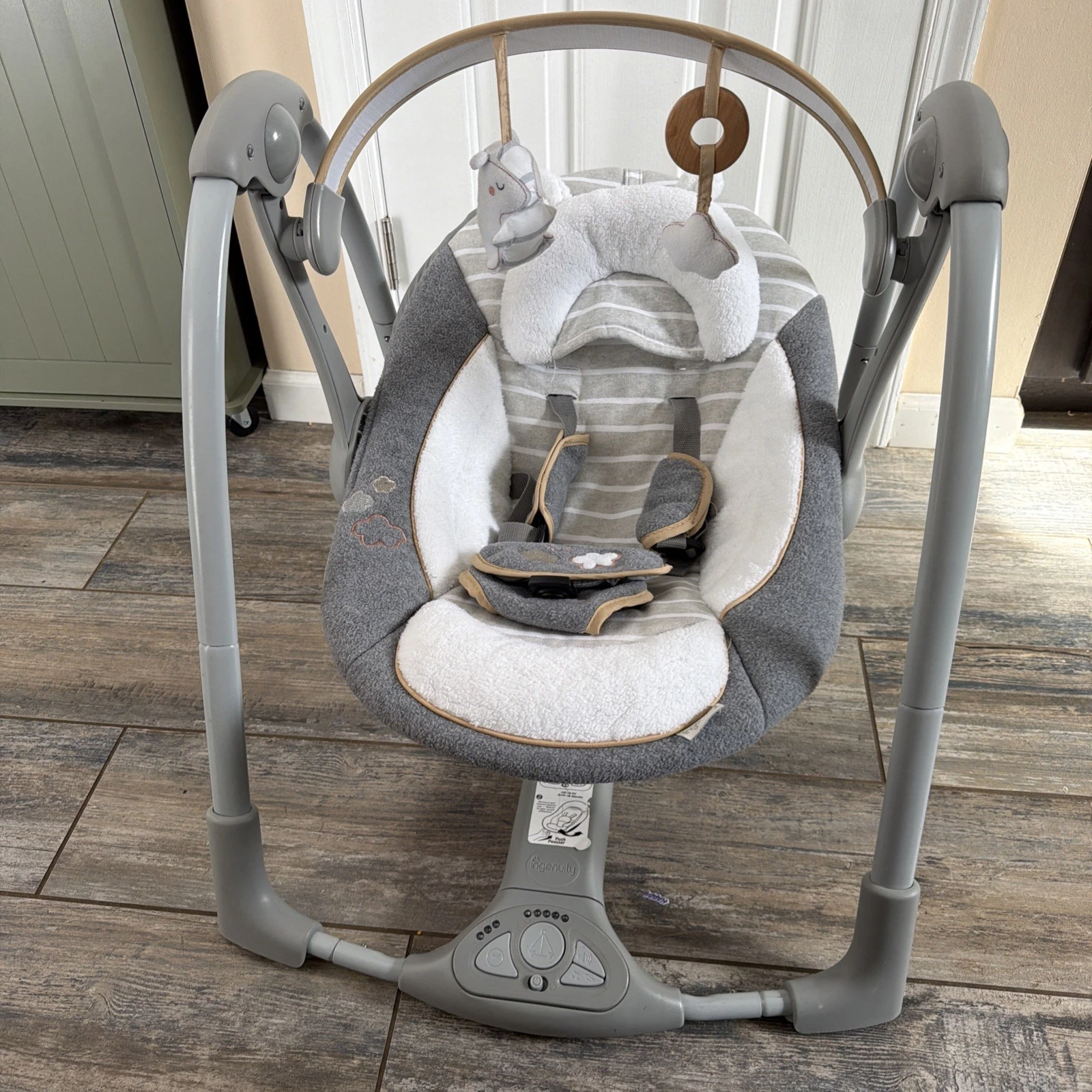 Ingenuity Boutique Collection Deluxe Swing 'n Go Portable Baby Swing, Bella
Opens in a new window or