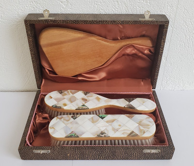 Vintage Perlmutt Pflegeset, Friseur Set, Kleider- & Haarbürste, Spiegel, Holz