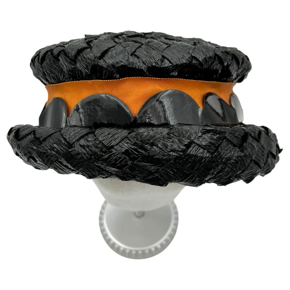 Vintage 1950s Union Made Tailored Raffia Straw Hat Black Pleather Scalloped Band - Image 2 of 4