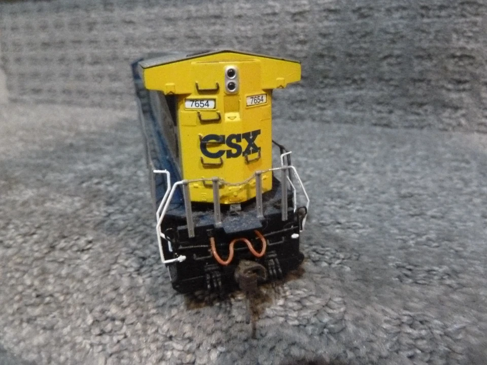 BACHMANN SPECTRUM #86054 GE DASH 8-40CW DIESEL LOCOMOTIVE - CSX #7654 N SCALE - Image 2 of 4