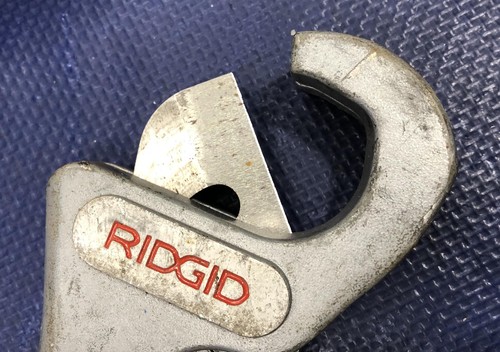 Herramienta de mano cortadora de tubos de PVC Ridgid PC-1375 - 1-3/8" - Imagen 4 de 5