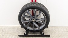 SKODA SUPERB 3V B8 MK3 ALLOY WHEEL & TYRE 4.77MM 235/40/R19 19" 3V0601025AP 2017
