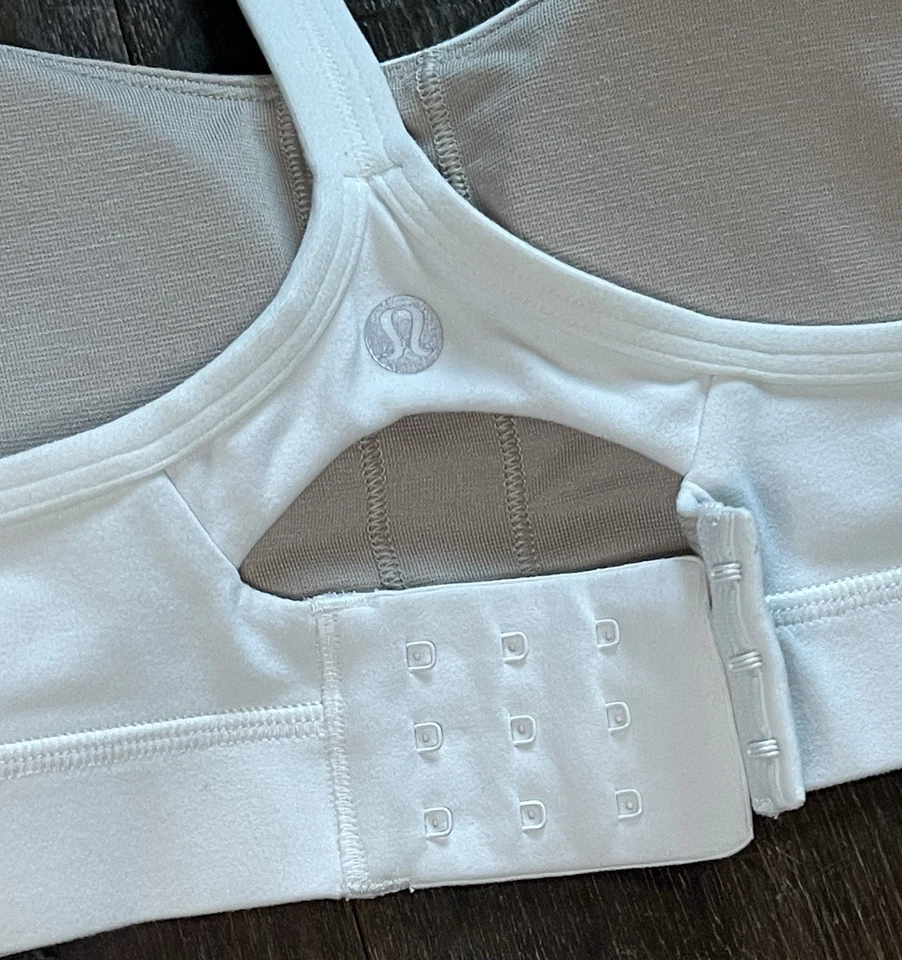 NWOT Lululemon Flow Y Bra Adjustable Band Sz8  Racerback Straps Pads Inc White - Image 3 of 4