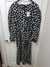 Pretty Little Thing All-Over Print Split Hem Midaxi Dress in Mono UK 24