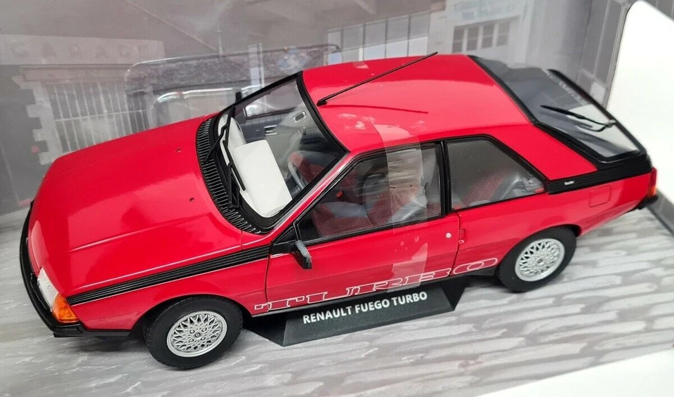 Solido 1/18 - Renault Fuego Turbo 1980 Red Diecast Scale model car - Image 3 of 4