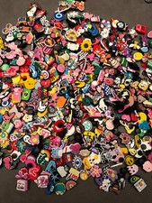 50 zufällige Crocs Anstecker Charms  Ähnlic...