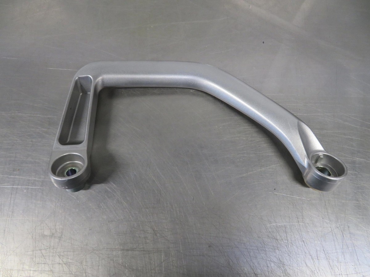 EB1092 2012 12 YAMAHA XT1200Z SUPER TENERE PASSENGER GRIP GRAB BAR