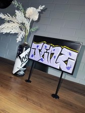 Mini Graffiti Billboard – ręcznie malowany z oryginalnym streetartem | 20×10 cm unikat