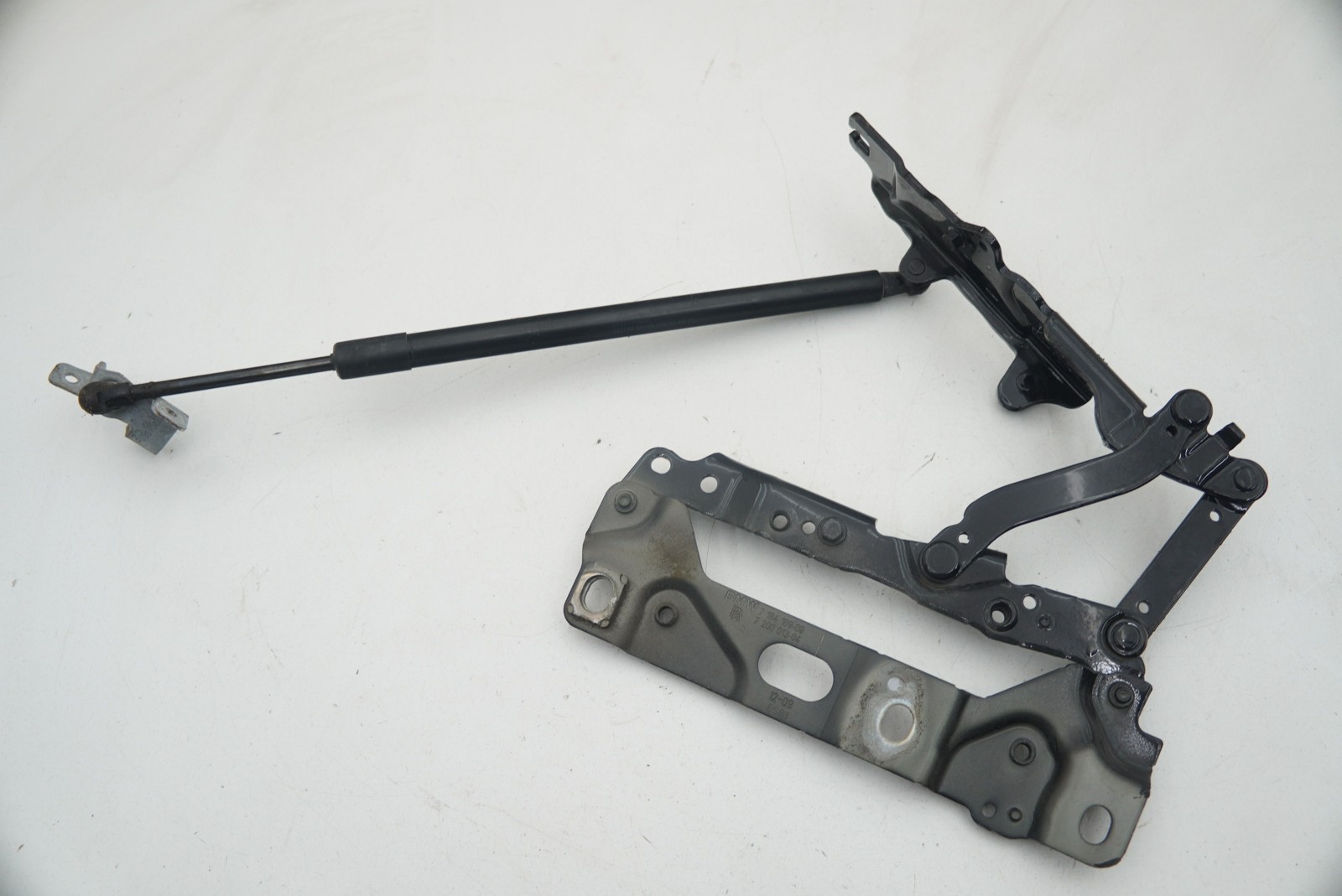 Front Left Hood Bonnet Panel Hinge Strut 41007242661 Rolls Royce Ghost Series I