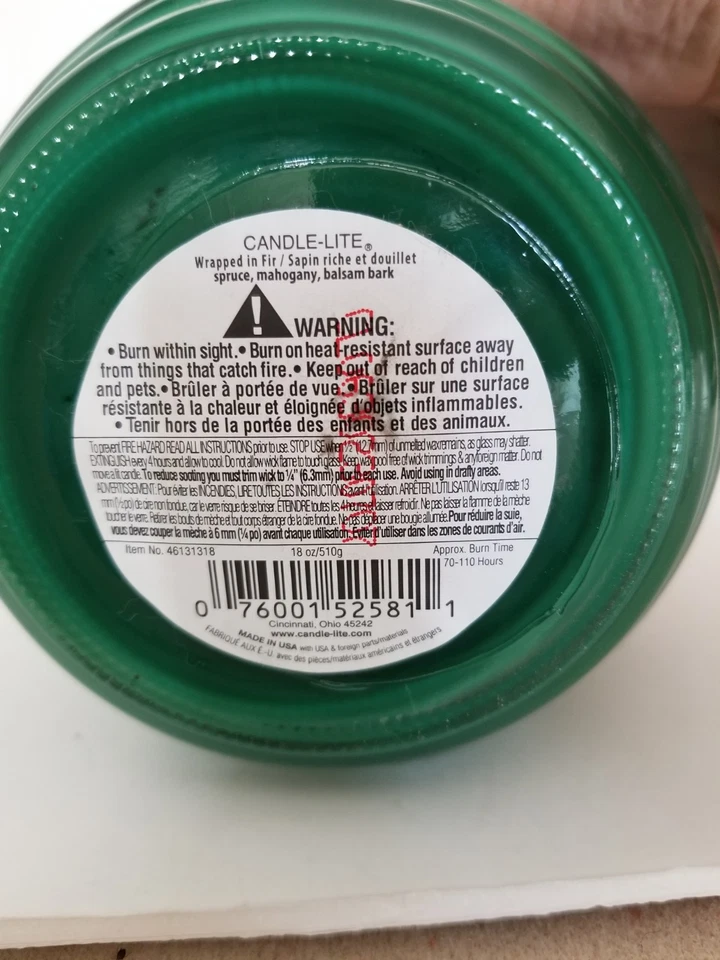 Candle-Lite Edición Limitada Envuelta en Vela Perfumada Pino Verde Abeto 18 Oz. Foto 3 de 4