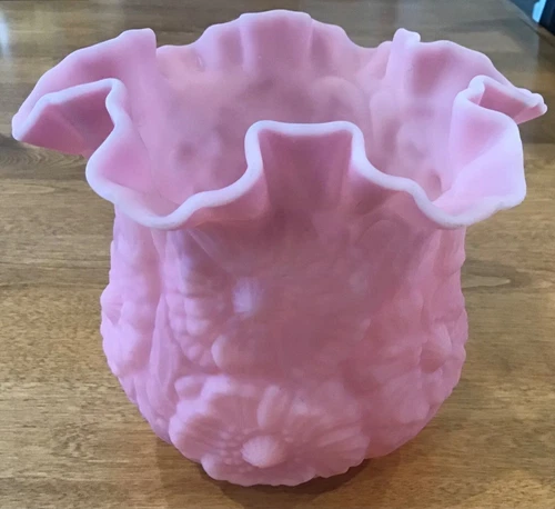 VINTAGE FENTON 9154 PINK ROSE SATIN POPPY VASE 6 “ LOVELY CONDITION