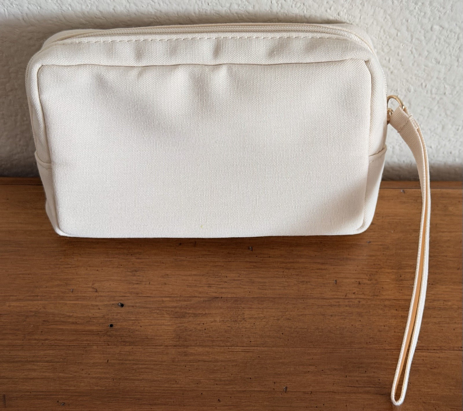 New VALENTINO BEAUTY Small Ivory Pouch Makeup Wristlet Travel Bag Clutch Summer  thumbnail 17