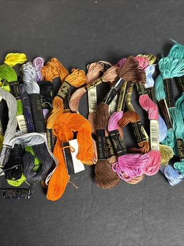 EMBROIDERY THREAD FLOSS CROSS STITCH KIT NEEDLES FABRIC RINGS ETC. HUGE LOT - Picture 11 of 20