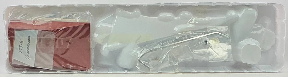 The Boeing Store Boeing 777-8 'House Colors' 1/200 Scale Snap-Together Model - Image 3 of 3