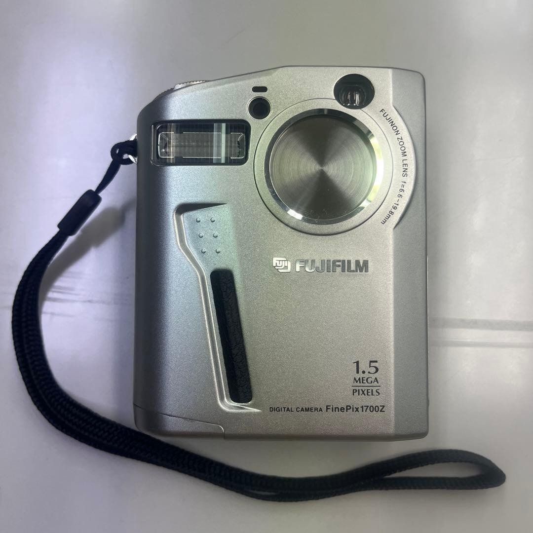 デジタルカメラ FUJIFILM FinePix 1700z FUJIFILM FinePix 1700Z 1.5MP Digital Camera With 3x Zoom From