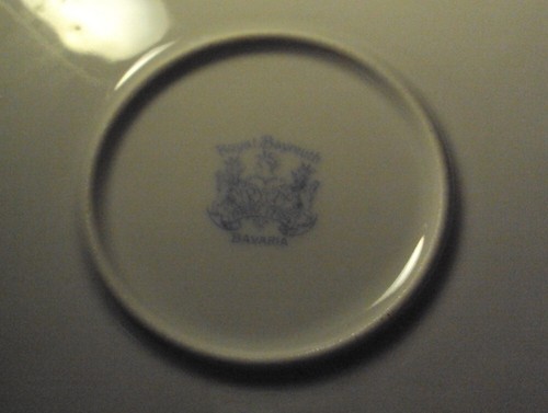 Sunbonnet babies cake plate 10" handles washing Royal Bayreuth china porcelain J - Picture 4 of 5