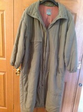 Women’s Drizzle Thinsulated Raincoat/overcoat???with Hood. Size 6