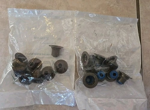 Fel-Pro Intake Exhaust Valve Stem Seal Sets 8-71039 , 8-71040 For GM - Picture 2 of 4