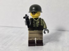 Lego WW2 Custom US Soldier With Brickarms M1 Thompson and Helmet