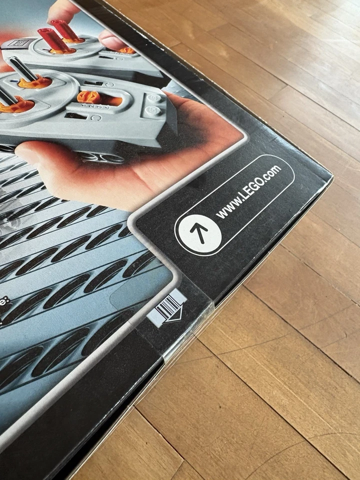 LEGO Technic 8043 Motorisierter Raupenbagger - Bild 4 von 4