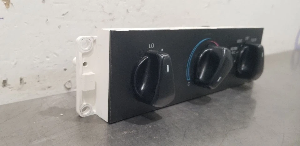 1995 FORD F250 SUPER DUTY AC TEMPERATURE CLIMATE HVAC CONTROL PANEL - Image 3 of 4