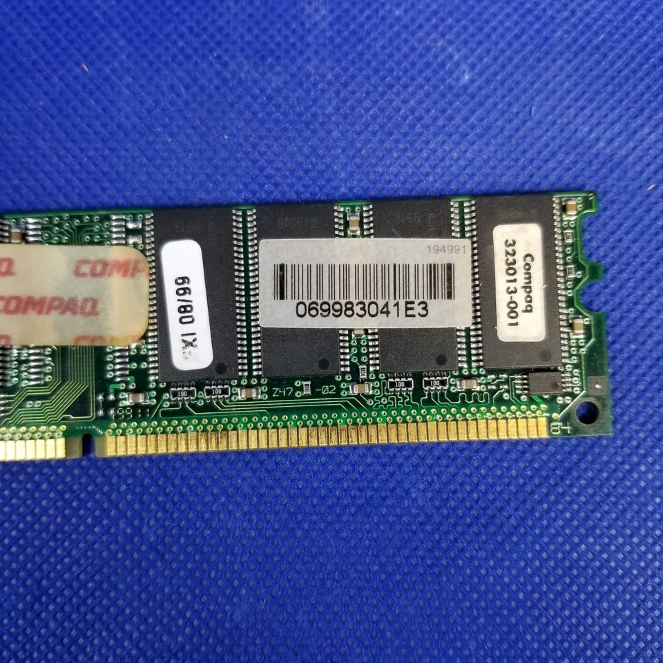 Siemens 128MB PC100 SDRAM DIMM HYS64V16220GU-8 16MX64 168-Pin Memory Module - Image 3 of 4