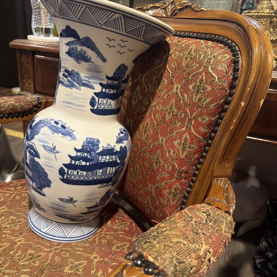 "Florero de piso grande vintage de 17"" de alto azul cobalto y blanco floral con desplazamiento" Foto 4 de 4