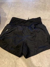 All in Motion Women's Mid-High Rise Run Shorts 3" Activewear MEDIUM pockets