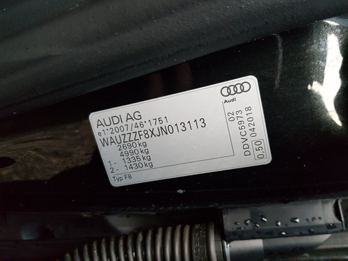 Audi A8 4N 50 TDI 3.0 diésel automático 2017 - 4 tuercas de rueda 2020 (piezas rotas) - Imagen 15 de 15