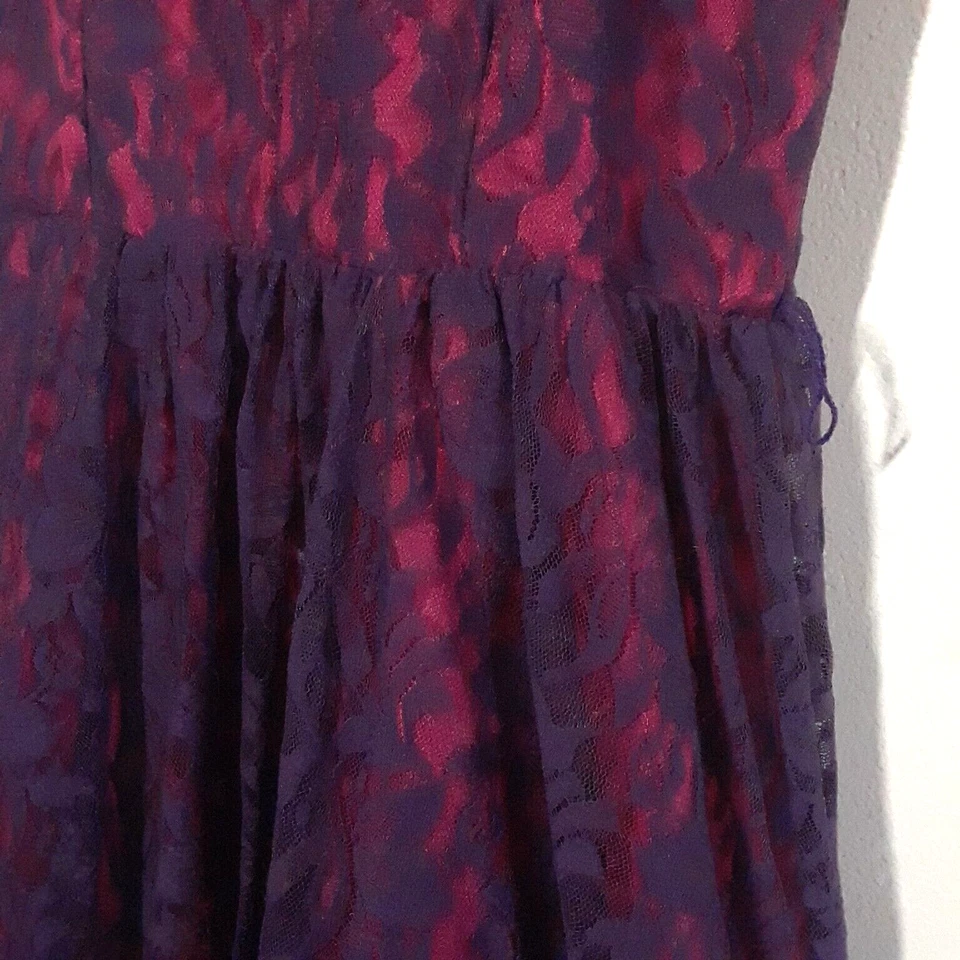 Vestido de fiesta vintage de encaje púrpura de los 80 - 10 niñas grandes, ¡en muy buen estado! Pink Fit n Flare Foto 3 de 4