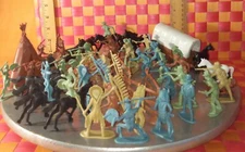 Plastic figures cowboys plastic vintage set, 54 items, with carriage, TP & boat.