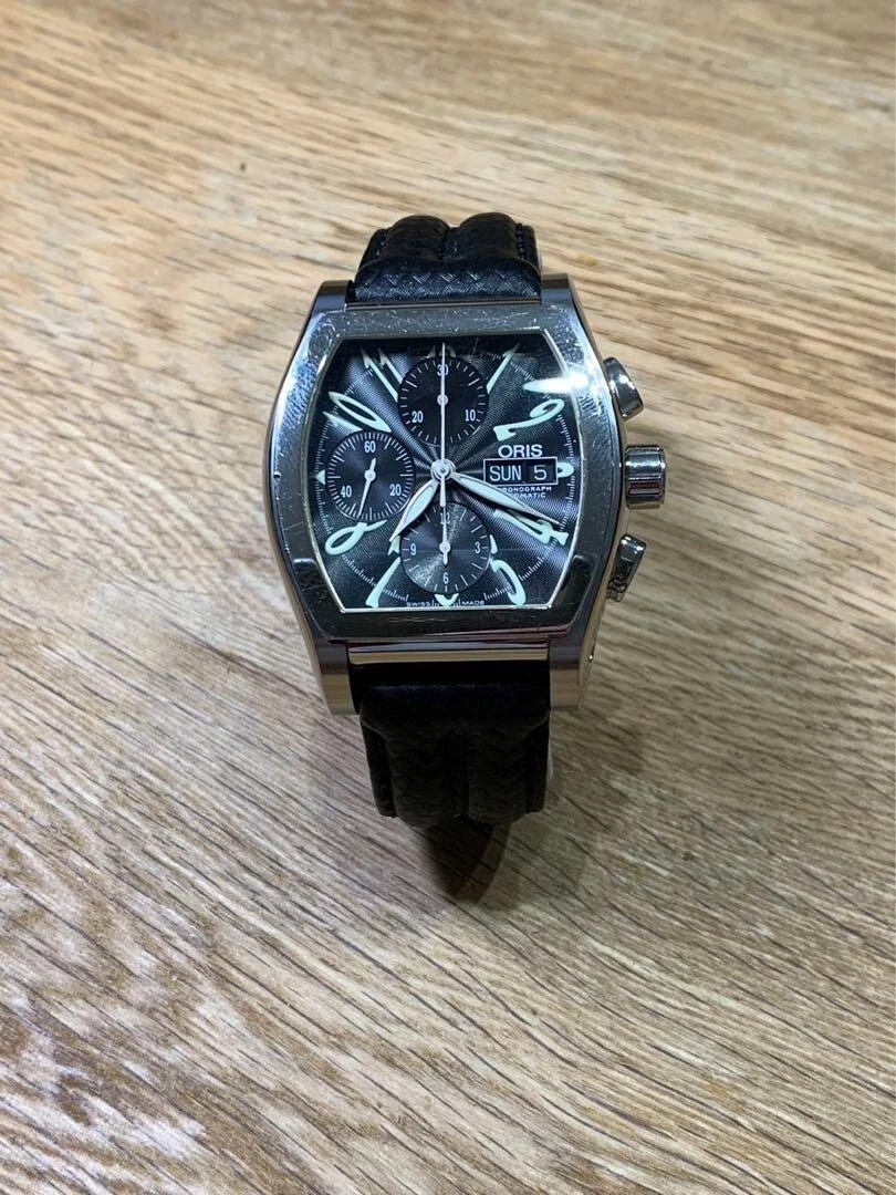 Oris miles 2025 tonneau chronograph