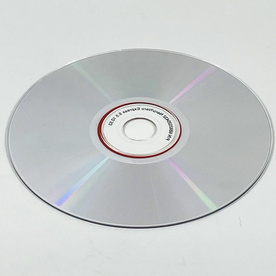Discos de software Nero 5 Burning Rom y Nero Express 6 CD-ROM de Ahead Software Foto 3 de 4