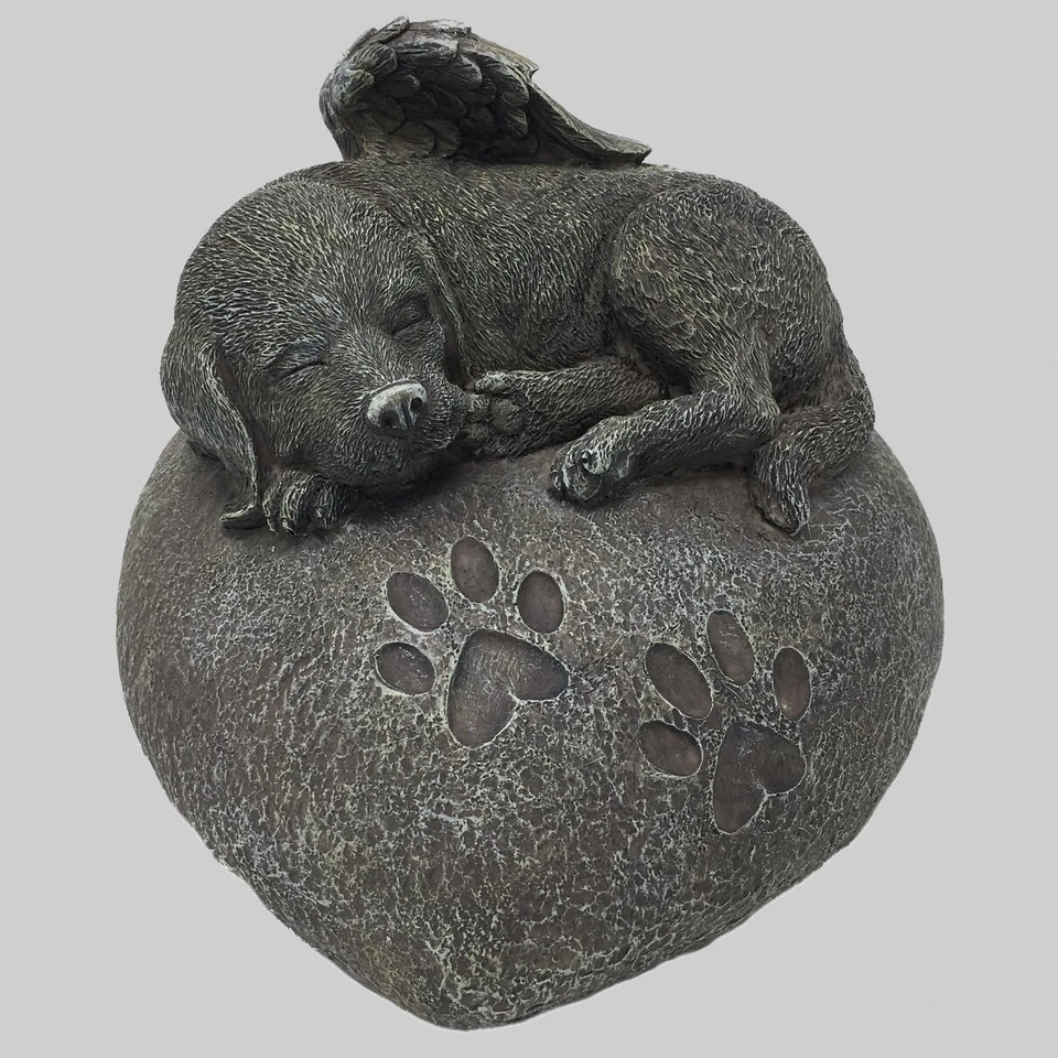 Hunde Urne als Hunde-Engelfigur auf Herz, Tierurne - Bild 1 von 1