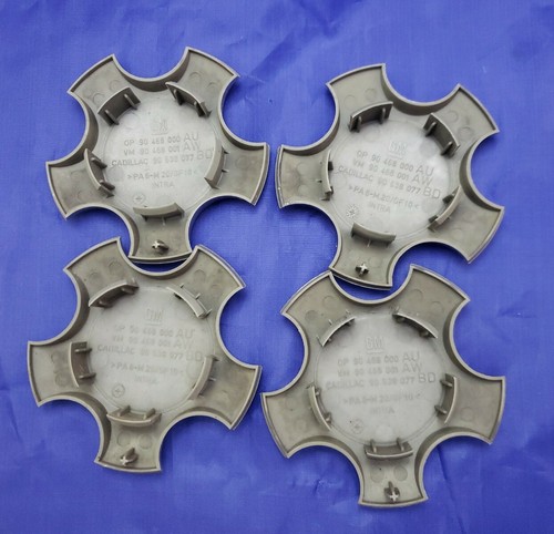 Set of 4 Cadillac Catera / 1997 1998 1999 / Center Caps / #90 468 000 - Picture 6 of 7