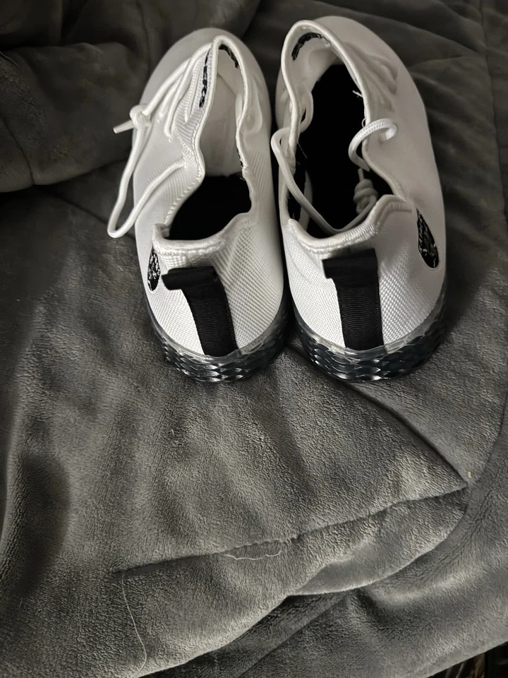 ZAPATOS FOCO NFL LAS VEGAS RAIDERS BLANCOS CON LOGO DEL EQUIPO NUEVOS EN CAJA TALLA 12 Foto 2 de 4