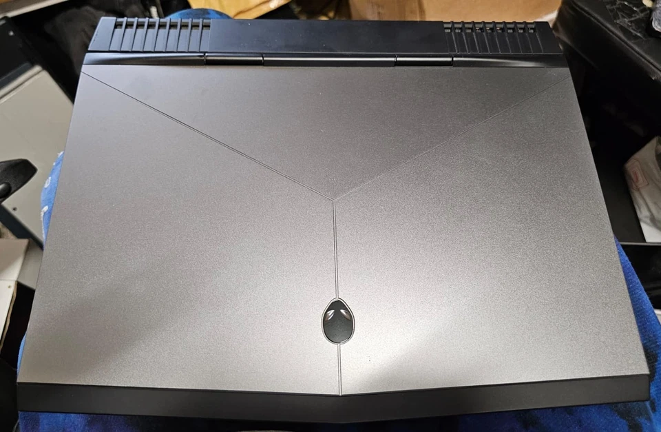 BOXED ALIENWARE 13 OLED QHD 1440P TOUCH GAMING LAPTOP CORE I7-7700HQ GTX 1060 - Image 3 of 4
