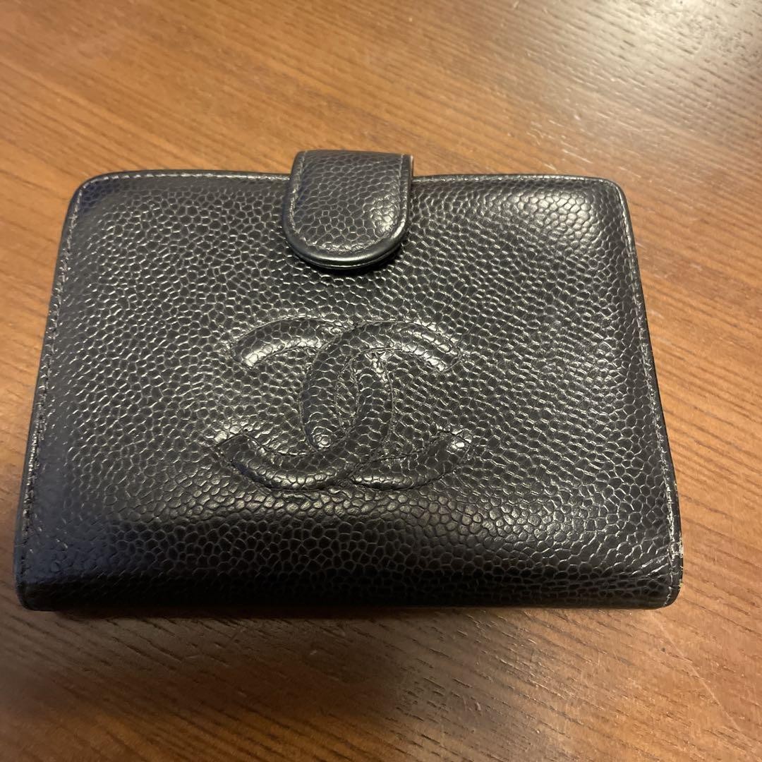 Chanel Black Leather Bifold Wallet with Multiple Card Slots Pre-Owned