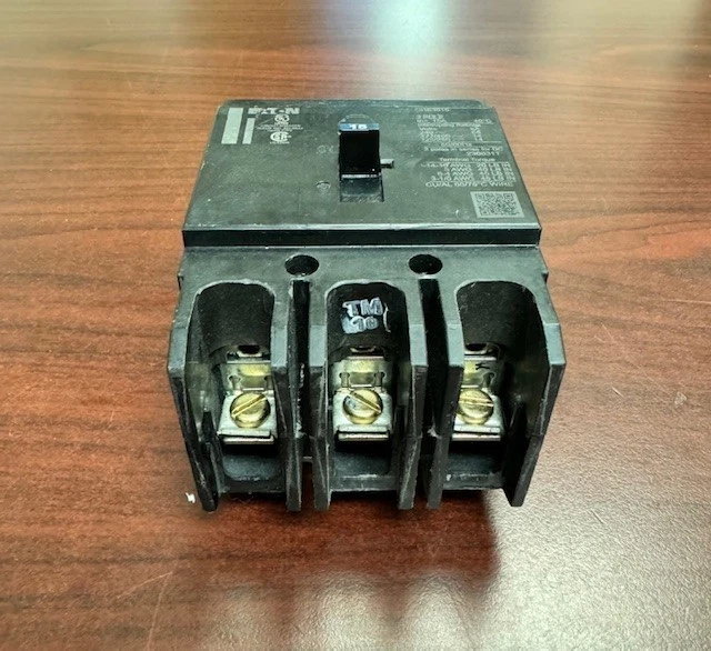 GHB3015 GHB 3 polos 15 amperios 480 voltios atornillable NUEVO EATON martillo cortador - Imagen 3 de 4