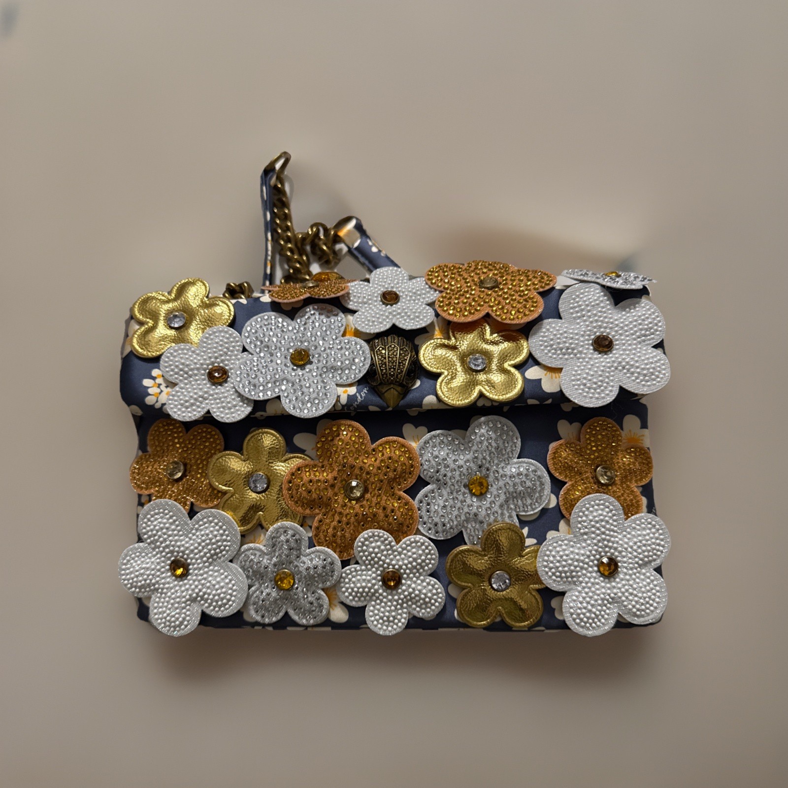 Kurt Geiger Kensington Daisy Large  Signature  Crossbody Bag New $295 b/4 Taxes image 2