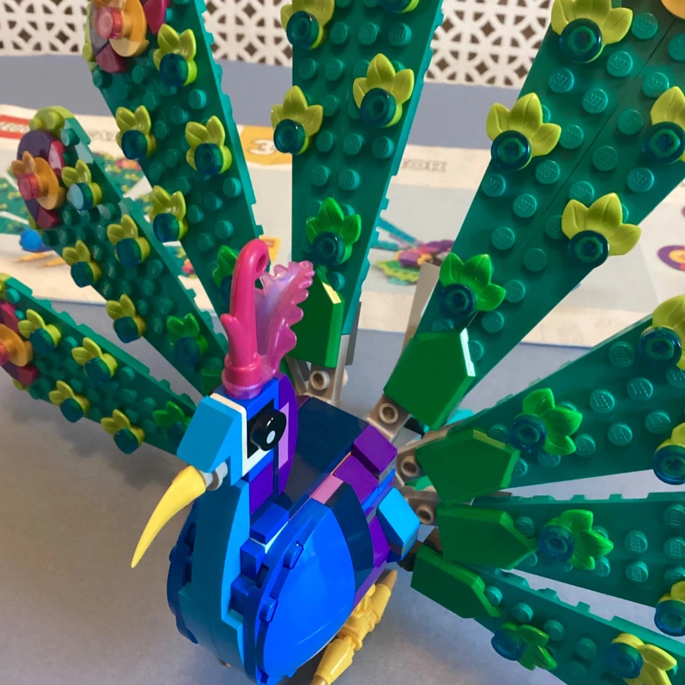 LEGO Creator 31157 Exotic Peacock, photo 4 of 5