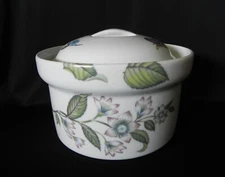 Bonne Cuisine FRUIT FLORAL Covered Casserole Dish Porcelain